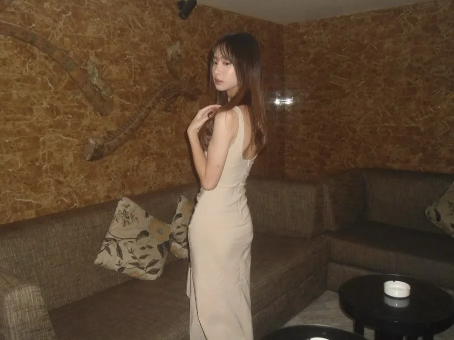 Athena - Photo 3